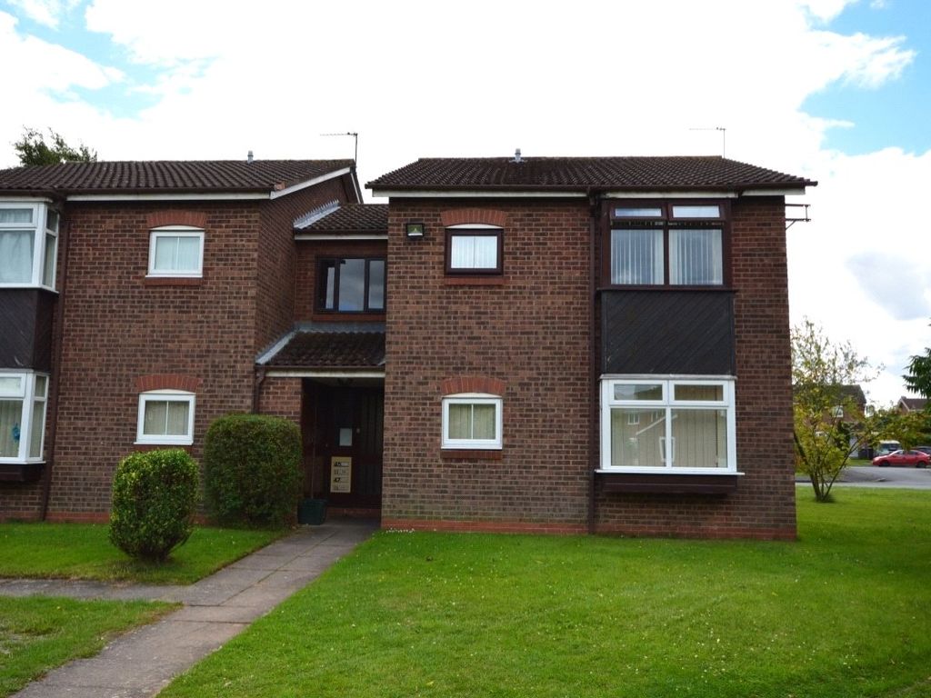 1 bed flat for sale in Canterbury Drive, Perton, Wolverhampton, Staffordshire WV6, £70,000