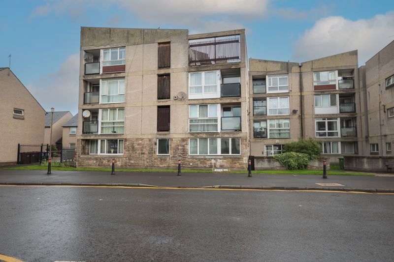 3 bed flat for sale in Newbigging, Musselburgh EH21, £160,000