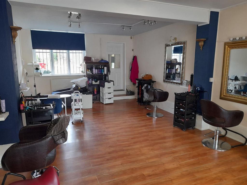Commercial property for sale in Hair Salons DN33, Scartho, North East Lincolnshire, £19,995