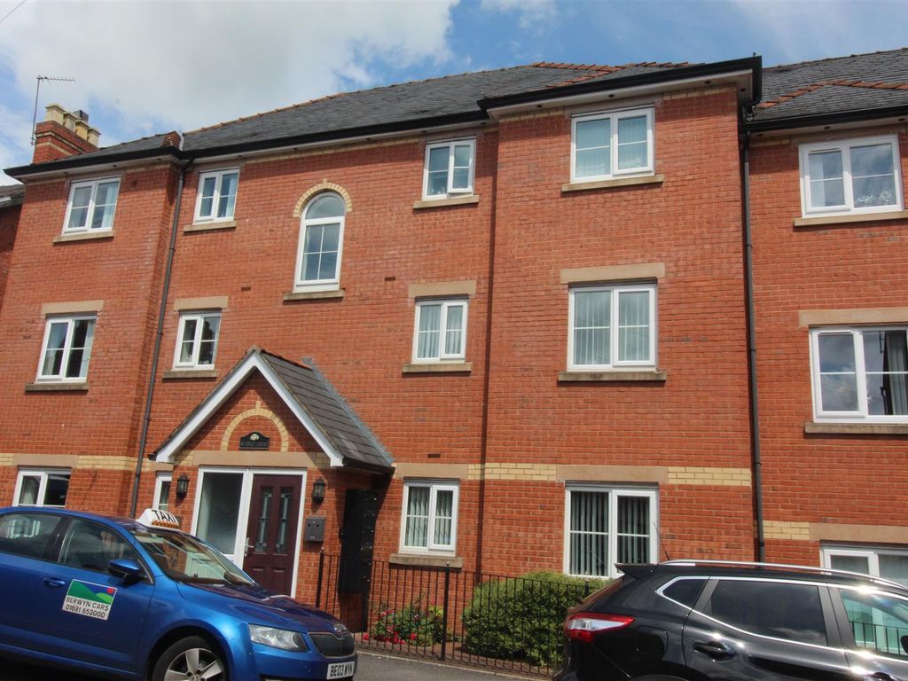 2 bed flat for sale in Beatrice Court, Gittin Street, Oswestry SY11, £102,500