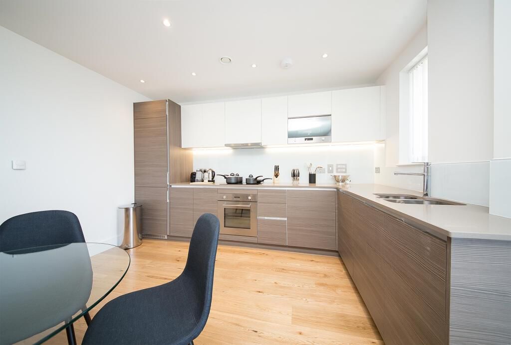 2 bed flat for sale in Cornhill, Liverpool L1, £155,000