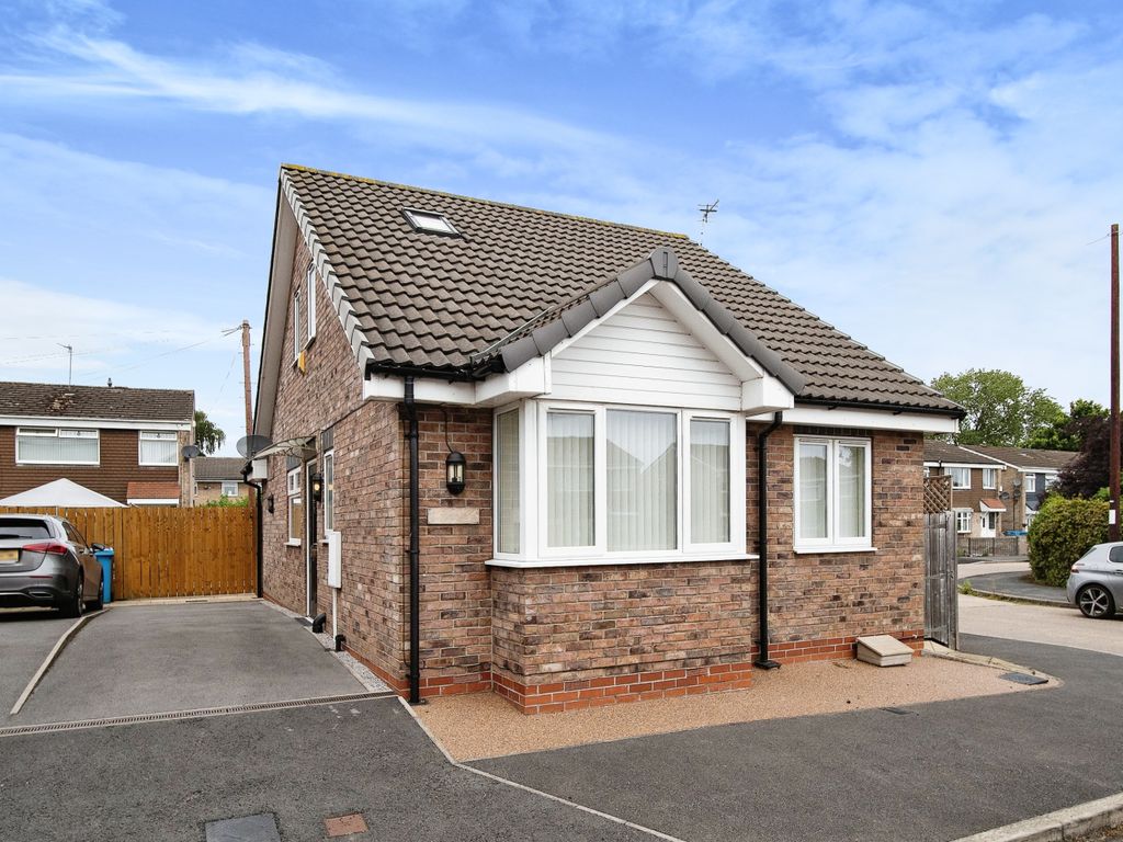 3 bed bungalow for sale in Astral Gardens, Sutton-On-Hull, Hull, East Yorkshire HU7, £210,000
