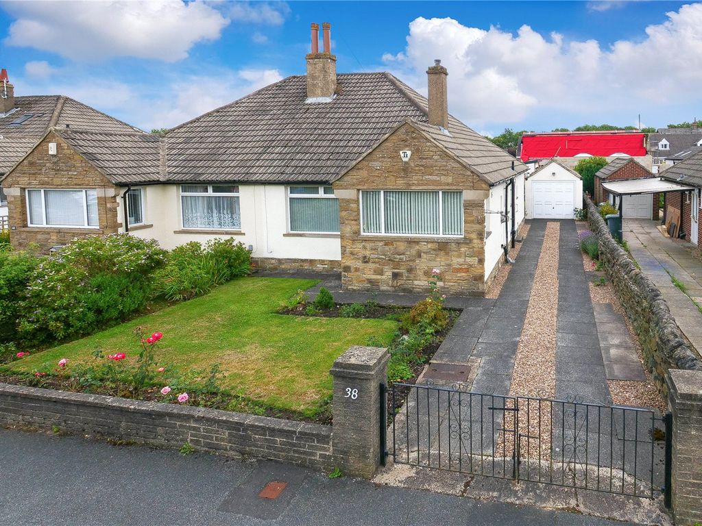 2 bed bungalow for sale in Hazel Heads, Baildon, Shipley, West Yorkshire BD17, £315,000