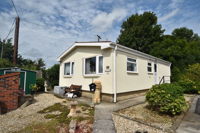 2 bed mobile/park home for sale in Primrose Hill, Charlton Mackrell, Somerton TA11, £164,950