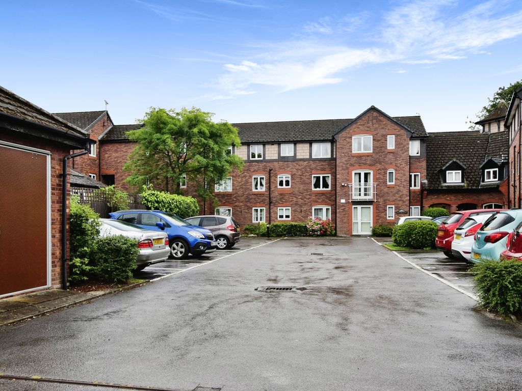2 bed flat for sale in Park Road, Timperley, Altrincham WA15, £180,000
