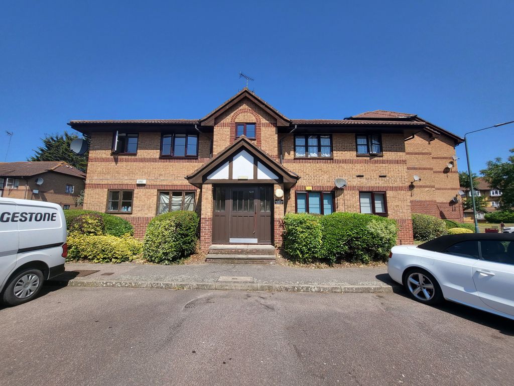 1 bed flat for sale in Frobisher Road, Erith, Kent DA8, £145,000