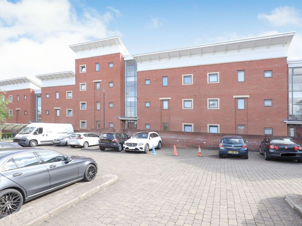 2 bed flat for sale in Albion Street, City Centre, Wolverhampton WV1, £109,995