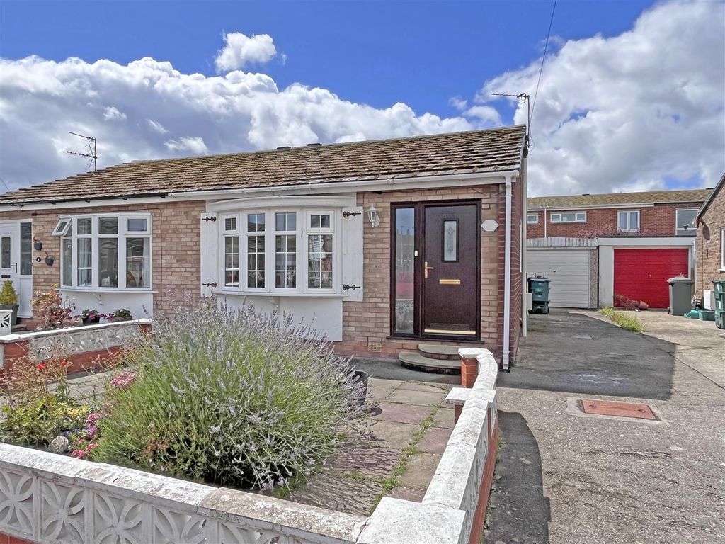 1 bed semi-detached bungalow for sale in Llys Arthur, Towyn, Conwy LL22, £135,000