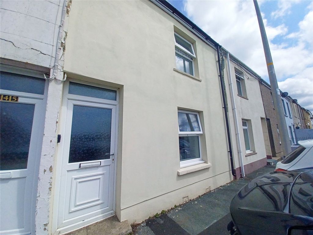 2 bed terraced house for sale in Robert Street, Milford Haven SA73, £124,950