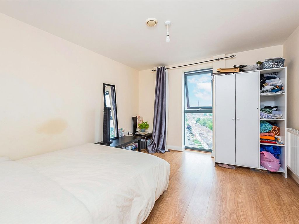 1 bed flat for sale in London Road, Croydon CR0, £170,000