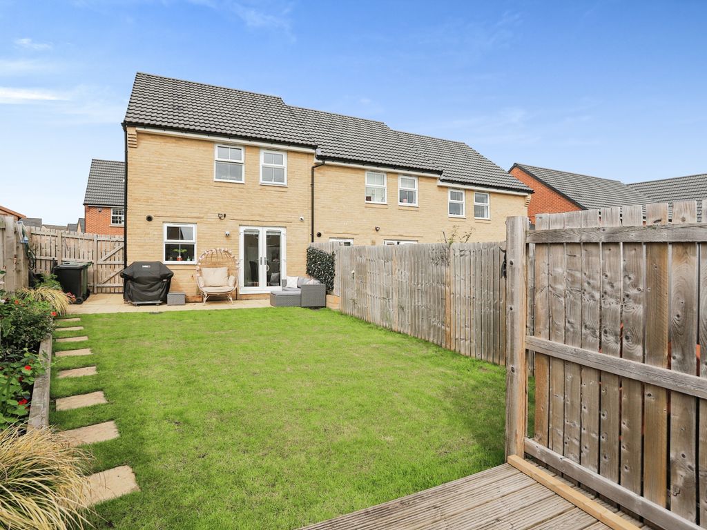 3 bed end terrace house for sale in Deighton Drive, Wetherby LS22, £94,500