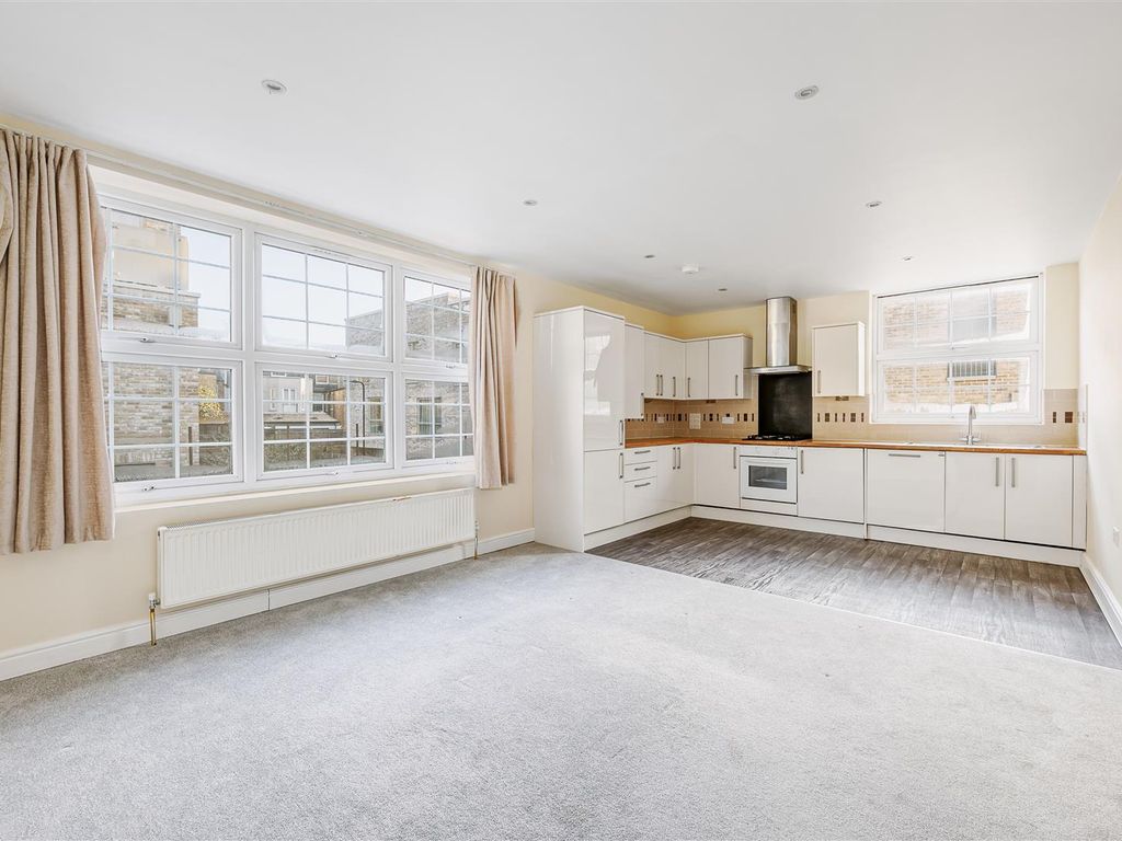 1 bed flat for sale in Church Road, London W3, £335,000