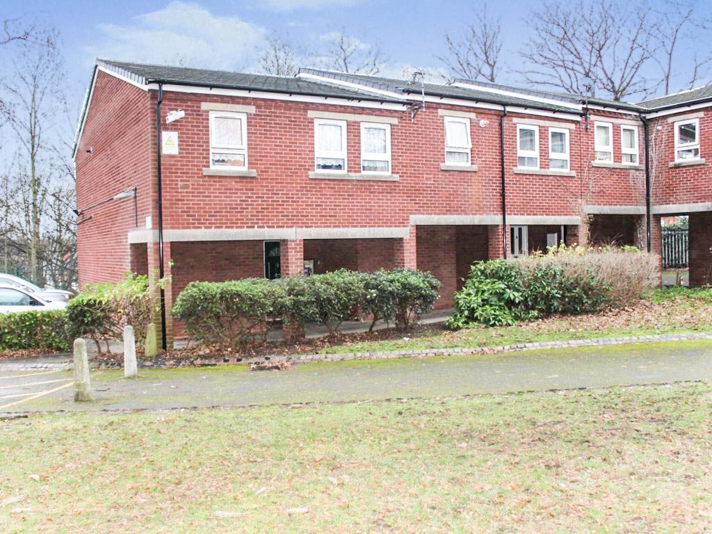 2 bed flat for sale in Bromford Hill, Handsworth Wood B20, £120,000