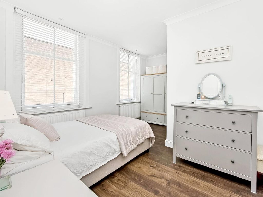 1 bed flat for sale in Norwood Road, West Norwood, London SE27, £270,000