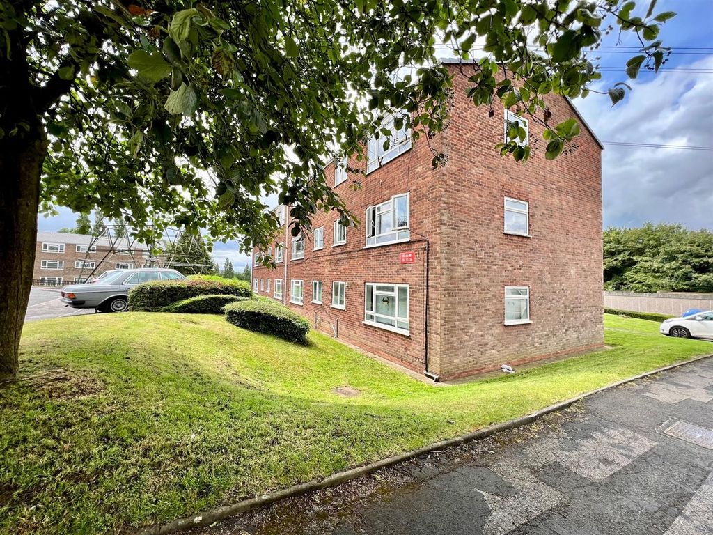 1 bed flat for sale in Clent Way, Birmingham B32, £80,000
