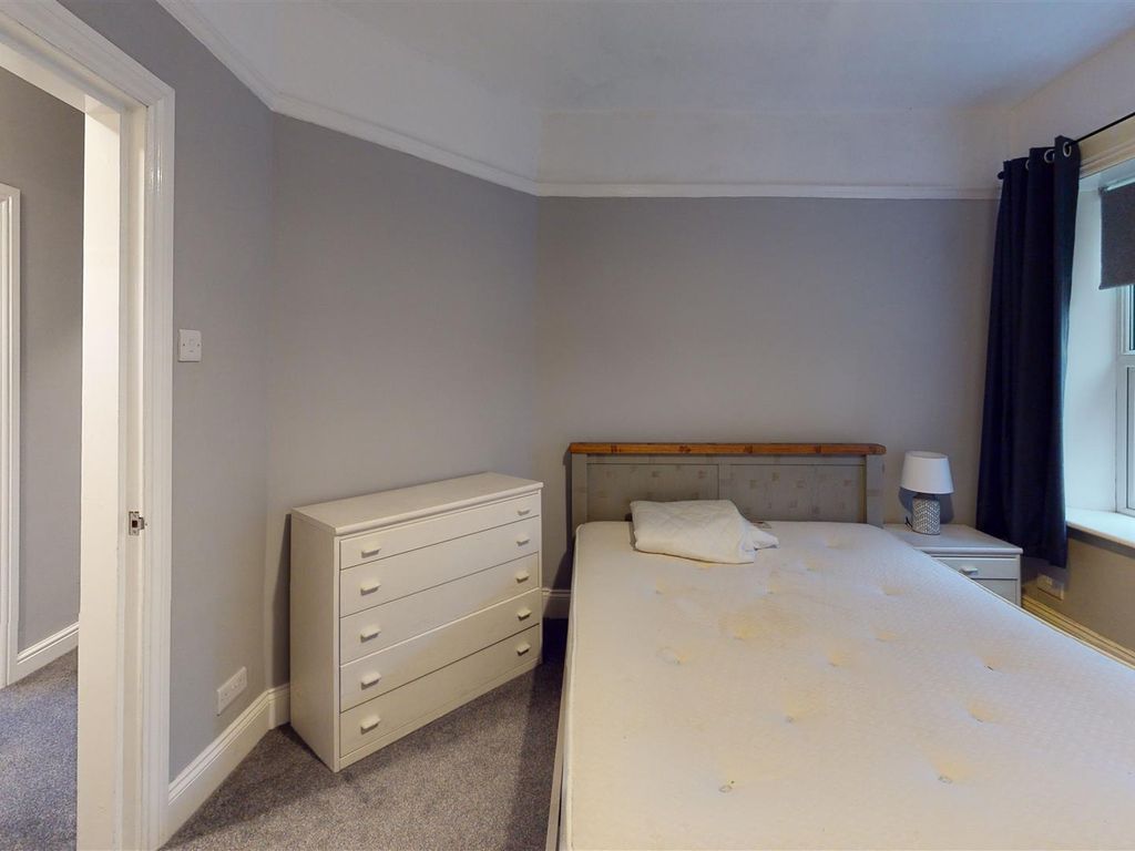 2 bed flat for sale in High Street, Gargrave, Skipton BD23, £158,500