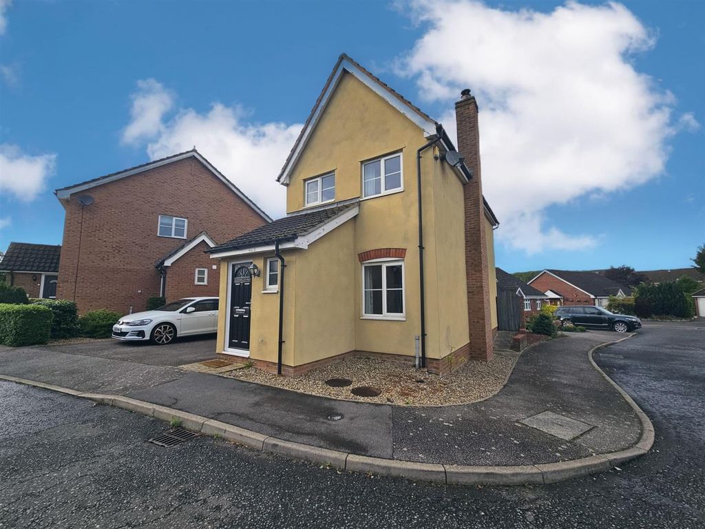 3 bed detached house for sale in Chestnut Road, Tasburgh, Norwich NR15, £280,000