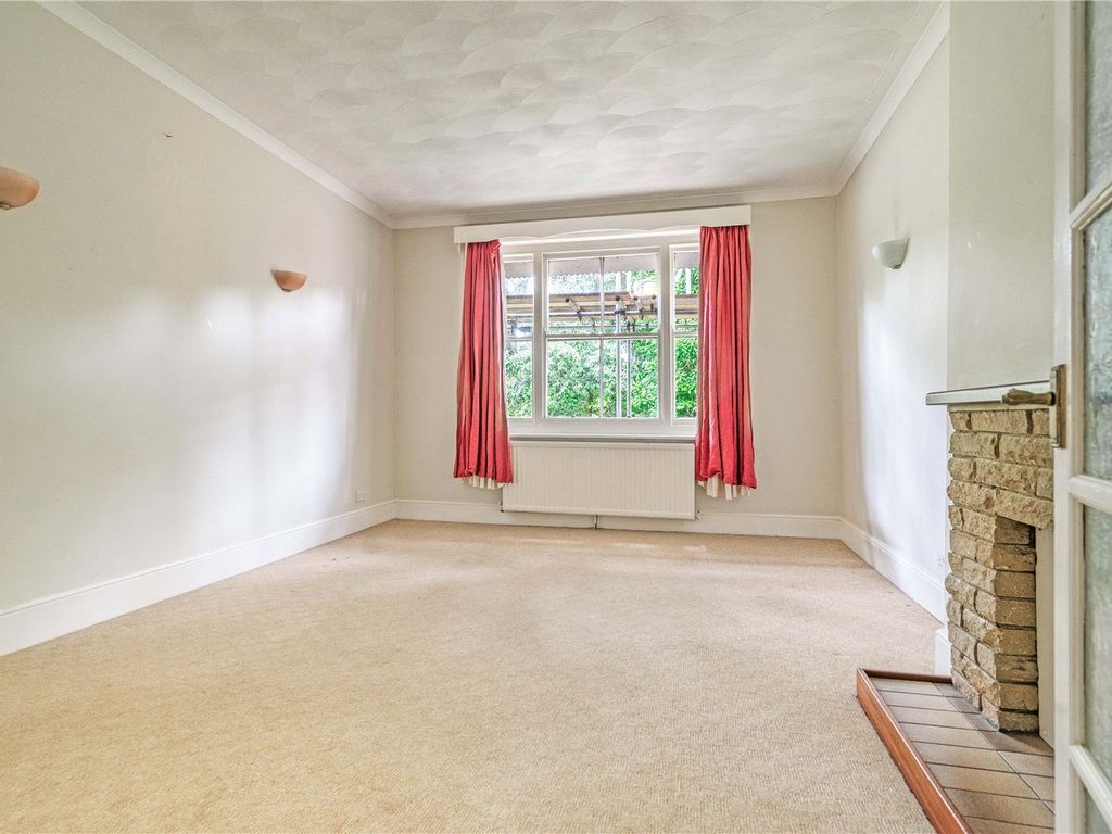 1 bed flat for sale in 5 Vale Towers, Tunbridge Wells TN1, £235,000