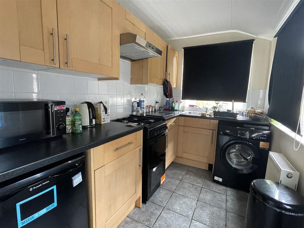 2 bed terraced house for sale in Vernon Street, Lincoln LN5, £145,000