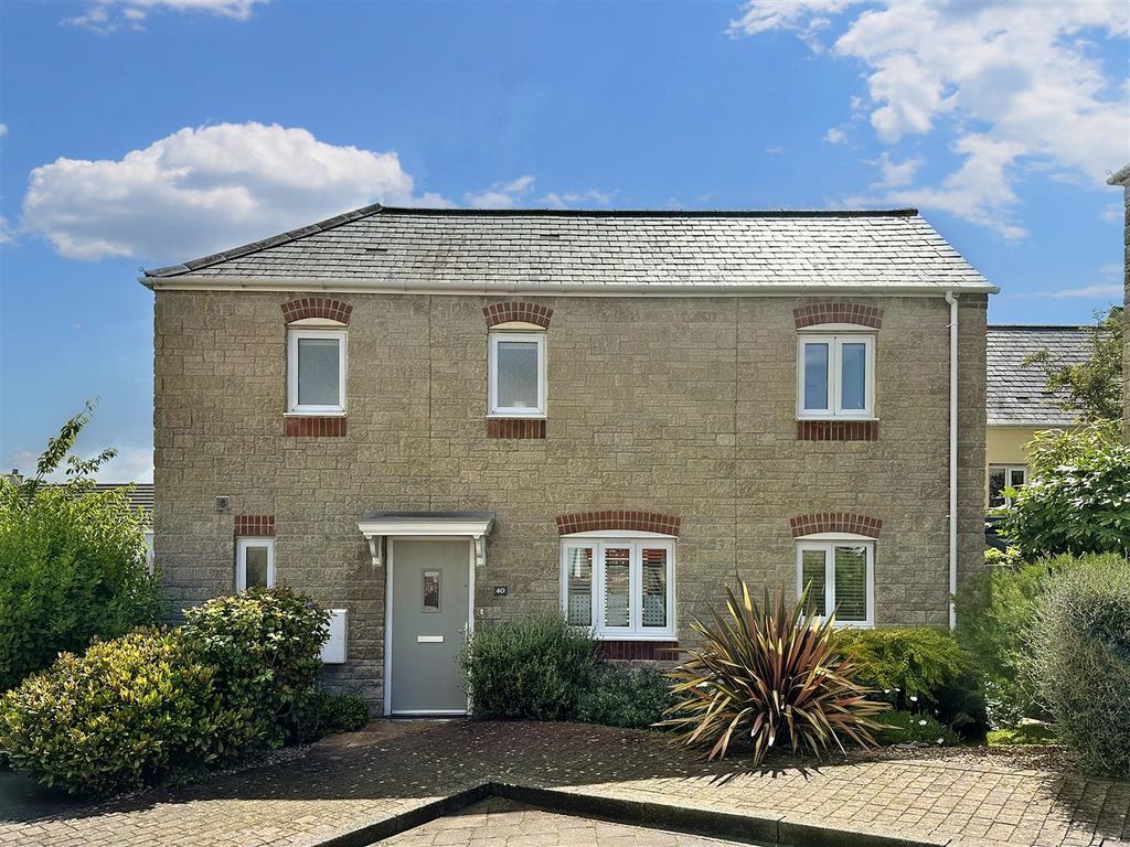 3 bed detached house for sale in Hawkins Way, Helston TR13, £330,000
