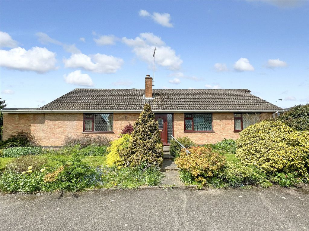 3 bed bungalow for sale in Stanhope Road, Wigston LE18, £300,000