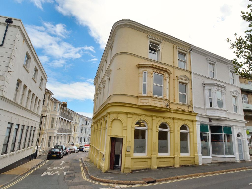 2 bed flat for sale in Church Street, Ventnor PO38, £175,000