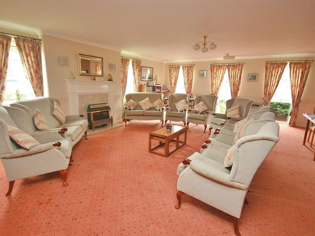 1 bed flat for sale in Bath Road, Keynsham, Bristol BS31, £110,000