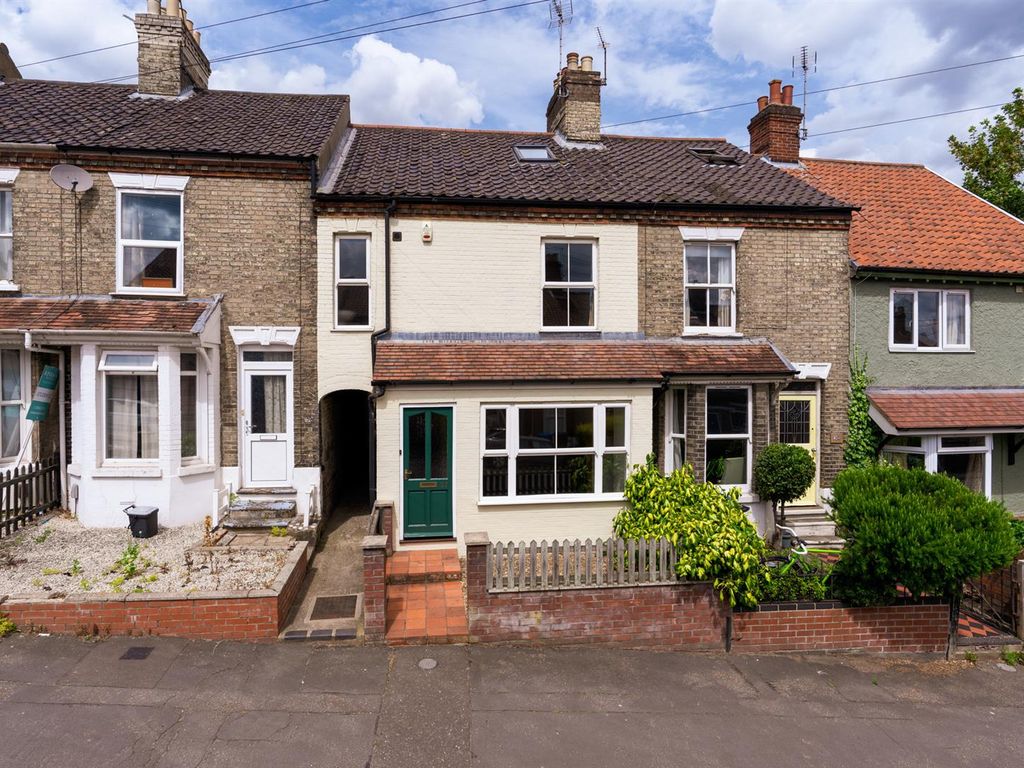 4 bed terraced house for sale in Avenue Road, Norwich NR2, £325,000