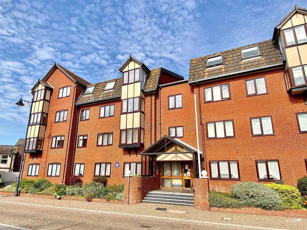1 bed flat for sale in St. Georges Court, Deneside, Great Yarmouth NR30, £60,000
