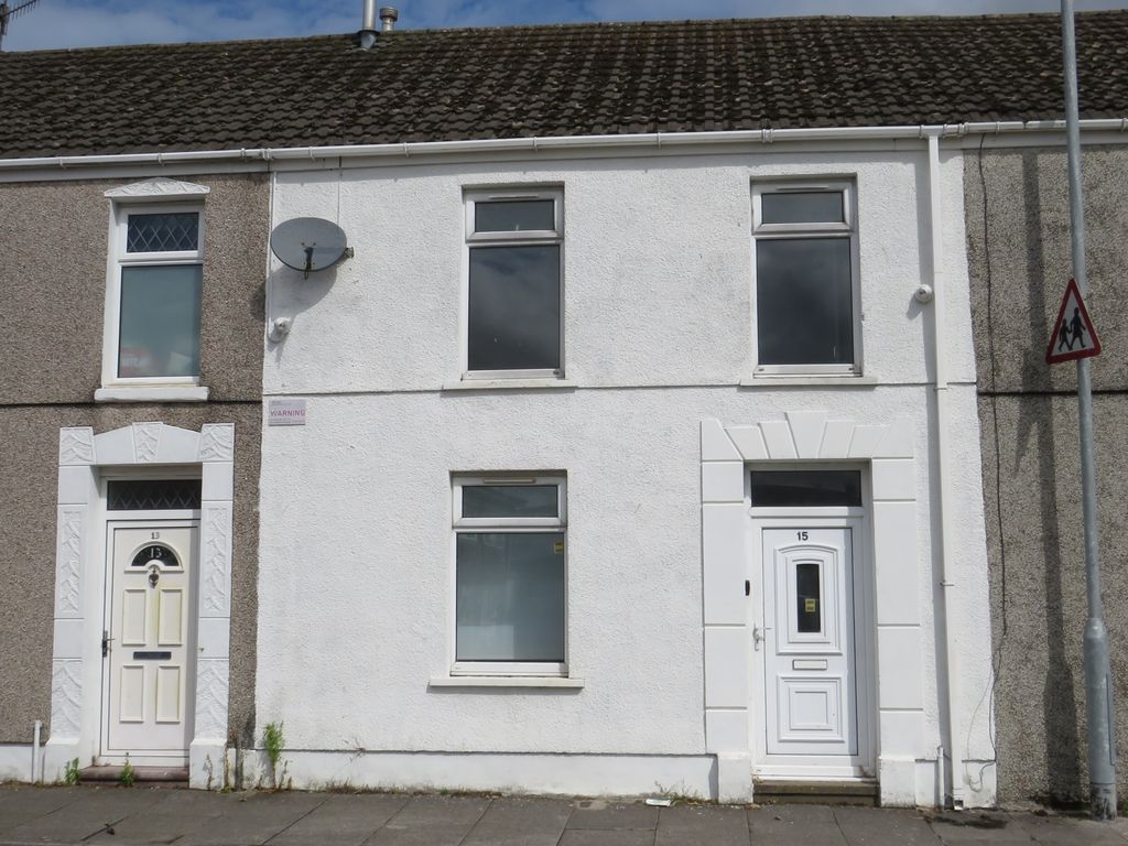 3 bed terraced house for sale in New Street, Llanelli SA15, £79,995