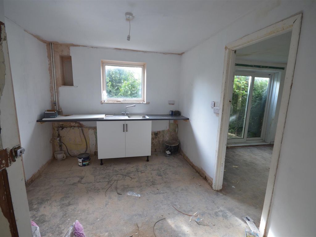 3 bed semi-detached house for sale in Newleaze, Hilperton, Nr Trowbridge BA14, £220,000