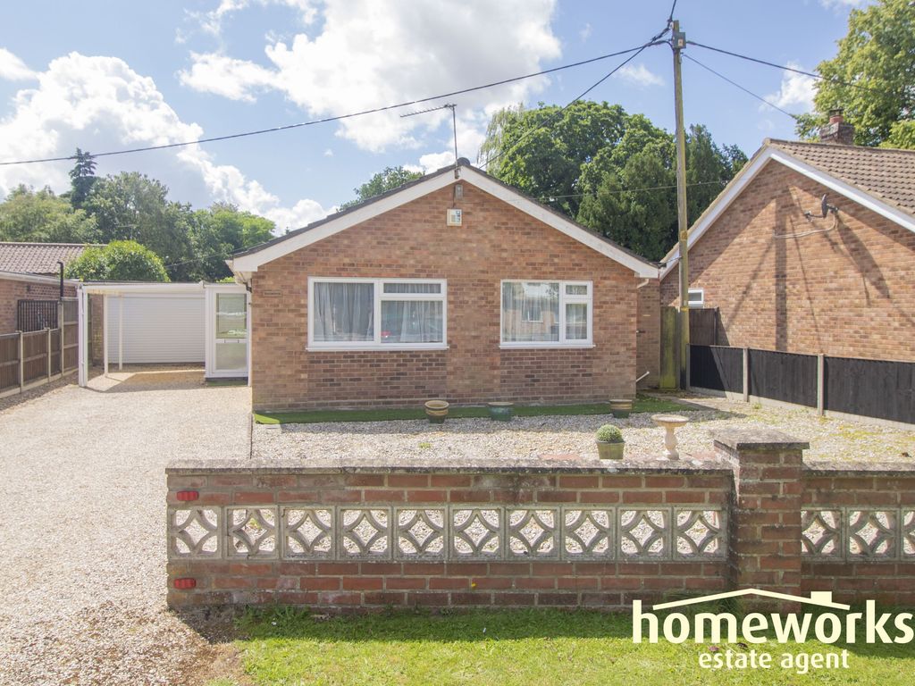 3 bed detached bungalow for sale in The Street, Norwich NR9, £225,000