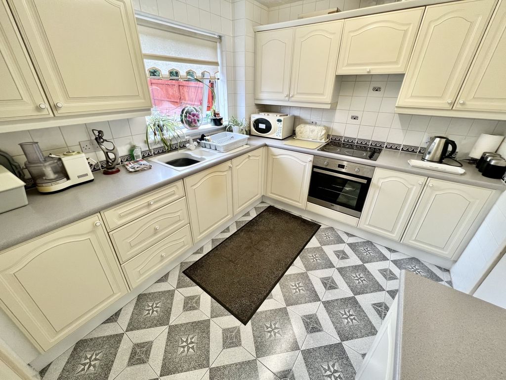 4 bed detached house for sale in Hawthorn Crescent, Erskine PA8, £259,995