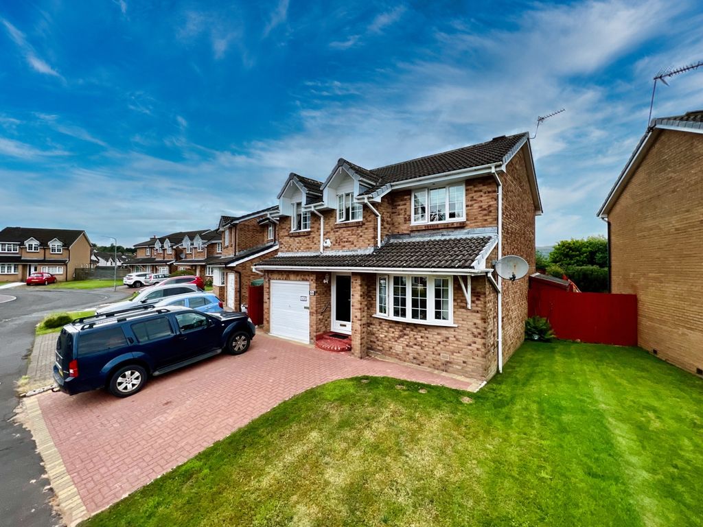4 bed detached house for sale in Hawthorn Crescent, Erskine PA8, £259,995