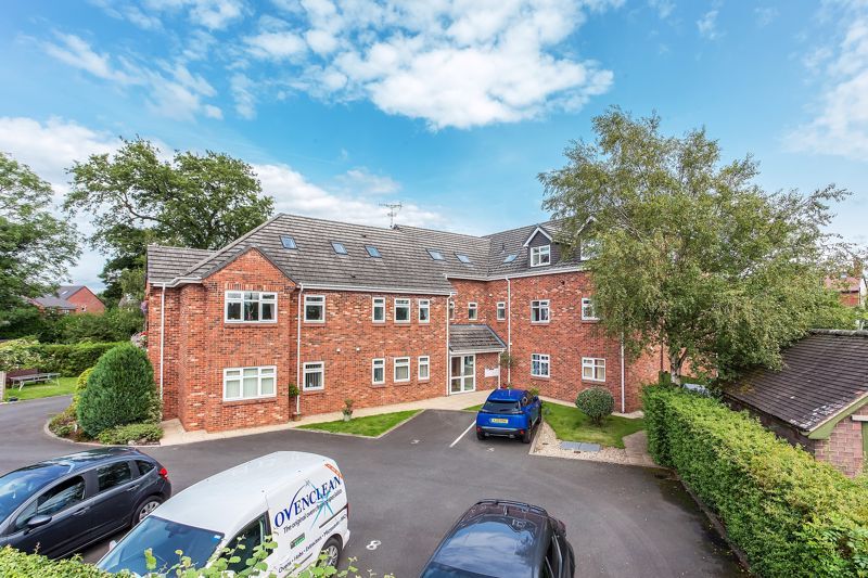 2 bed flat for sale in Astbury Lane Ends, Congleton CW12, £230,000