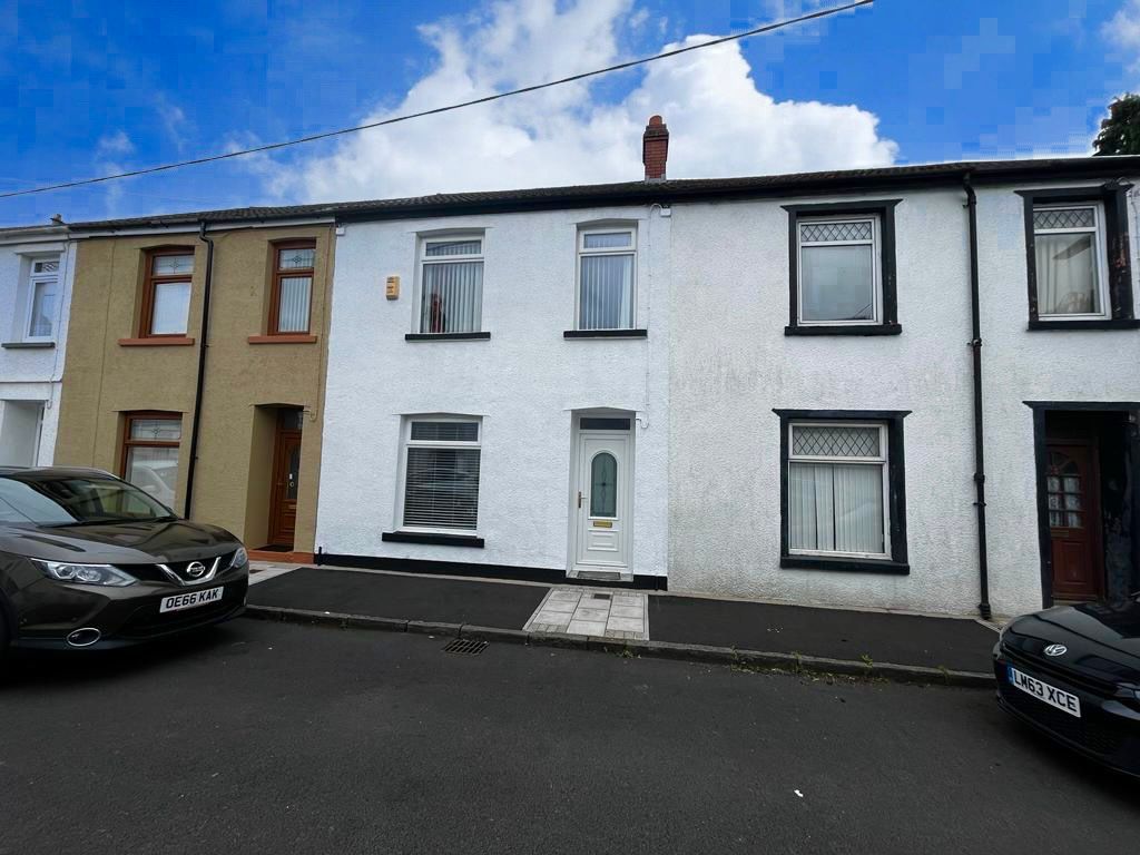 4 bed terraced house for sale in Pembroke Street, Troedyrhiw CF48, £100,000