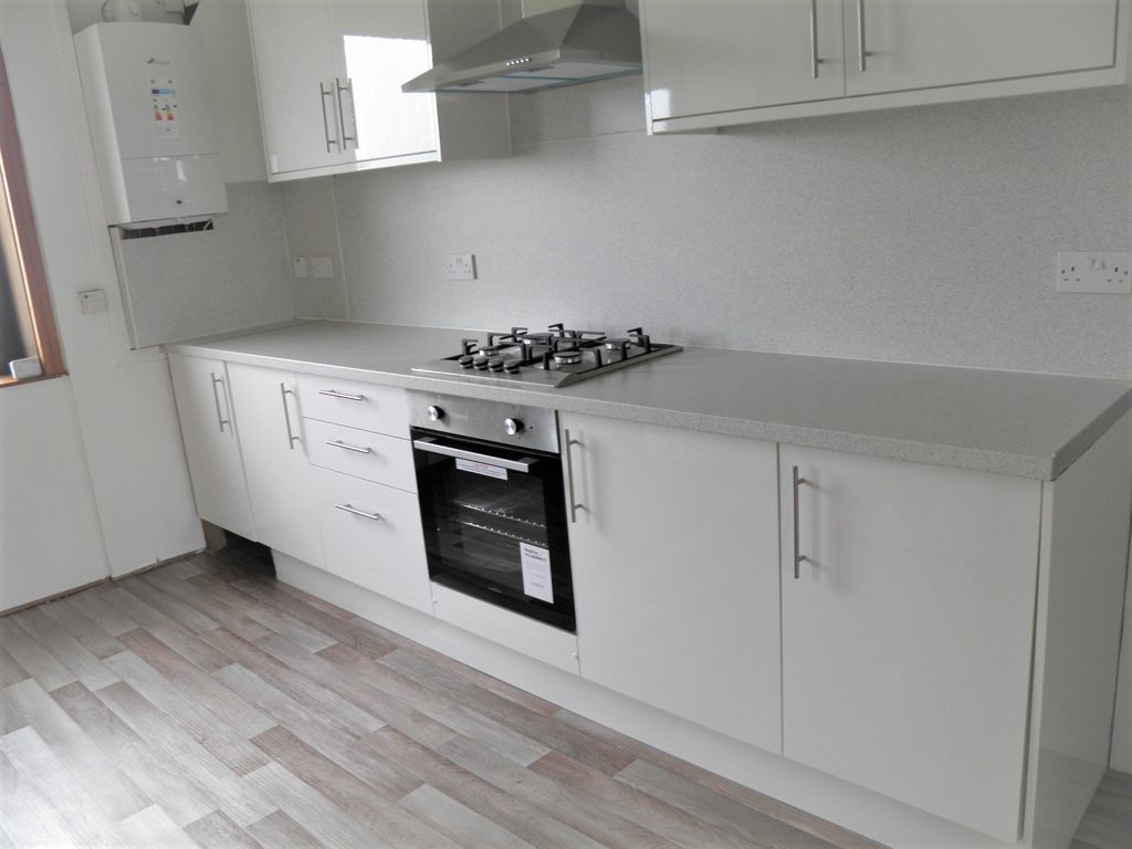1 bed flat for sale in Balerno Street, Dundee DD4, £72,000