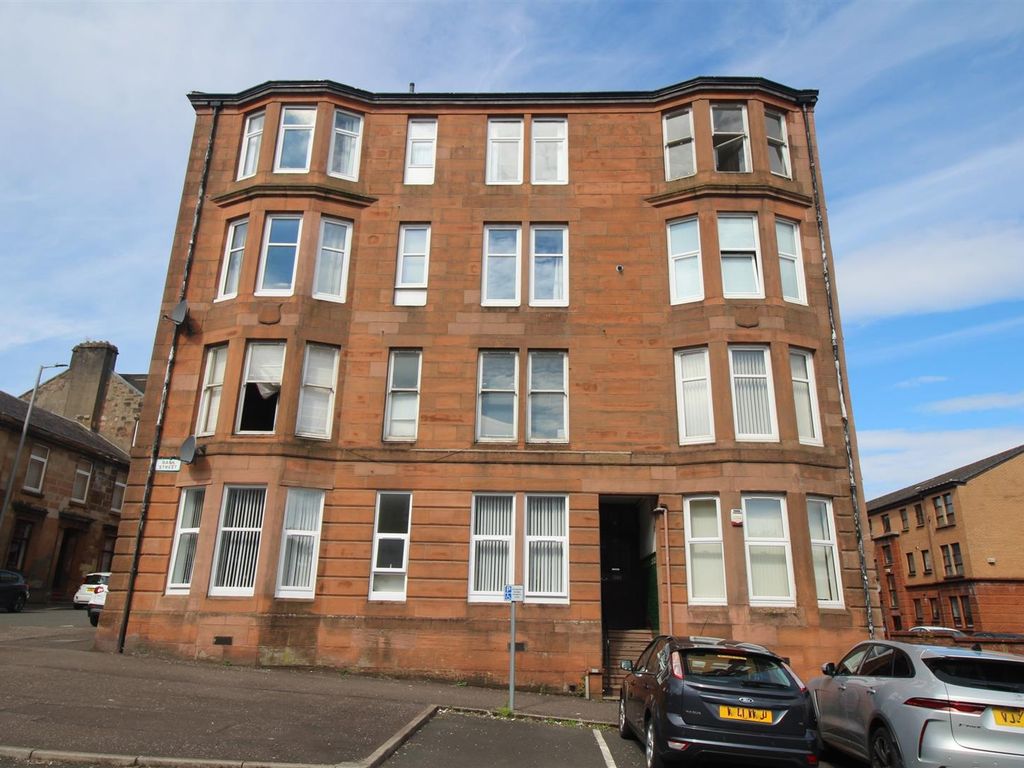 1 bed flat for sale in Bank Street, Greenock PA15, £42,000