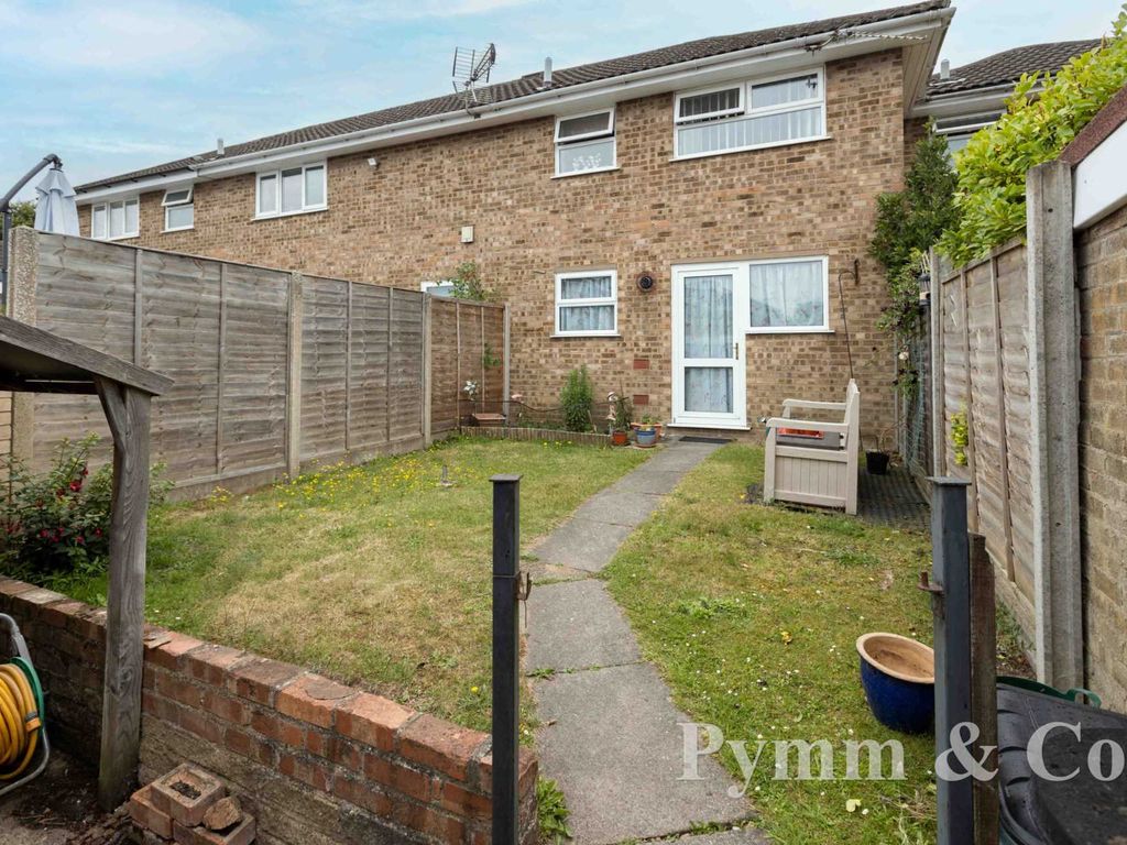 3 bed terraced house for sale in Ecton Walk, Old Catton NR6, £220,000