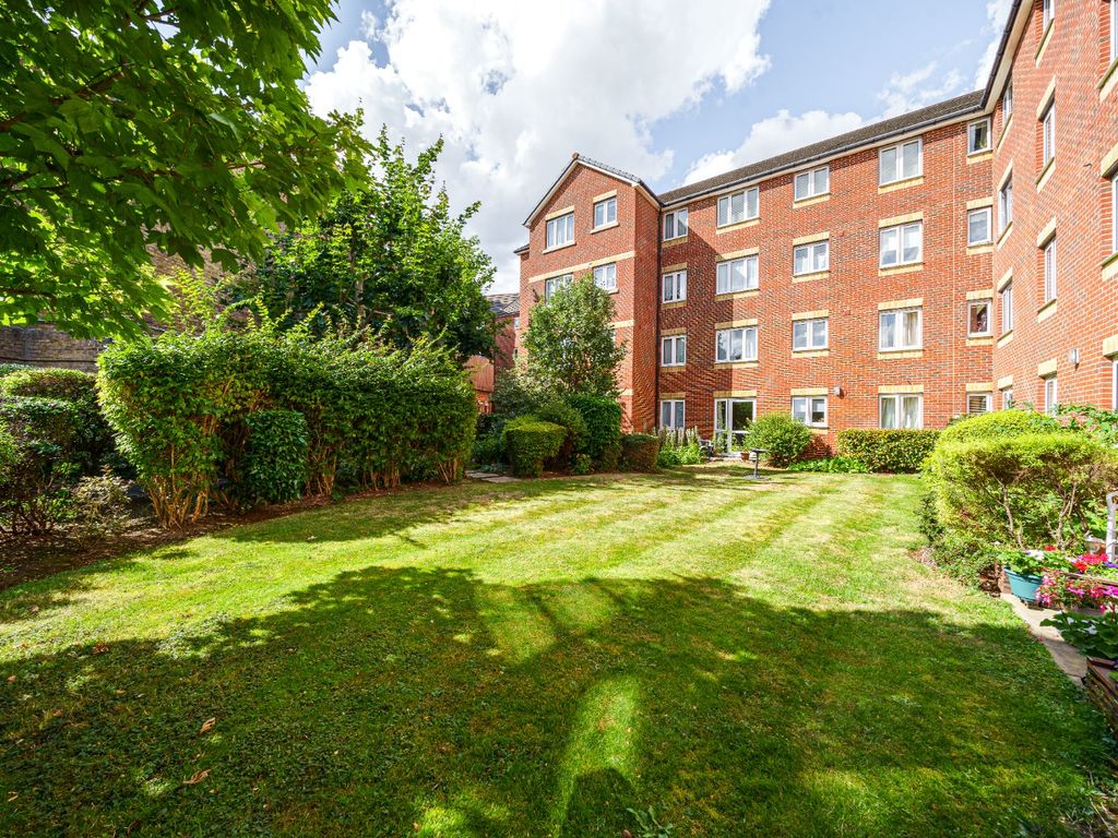 1 bed flat for sale in Stannard Court, Culverley Road, London, Greater London SE6, £150,000