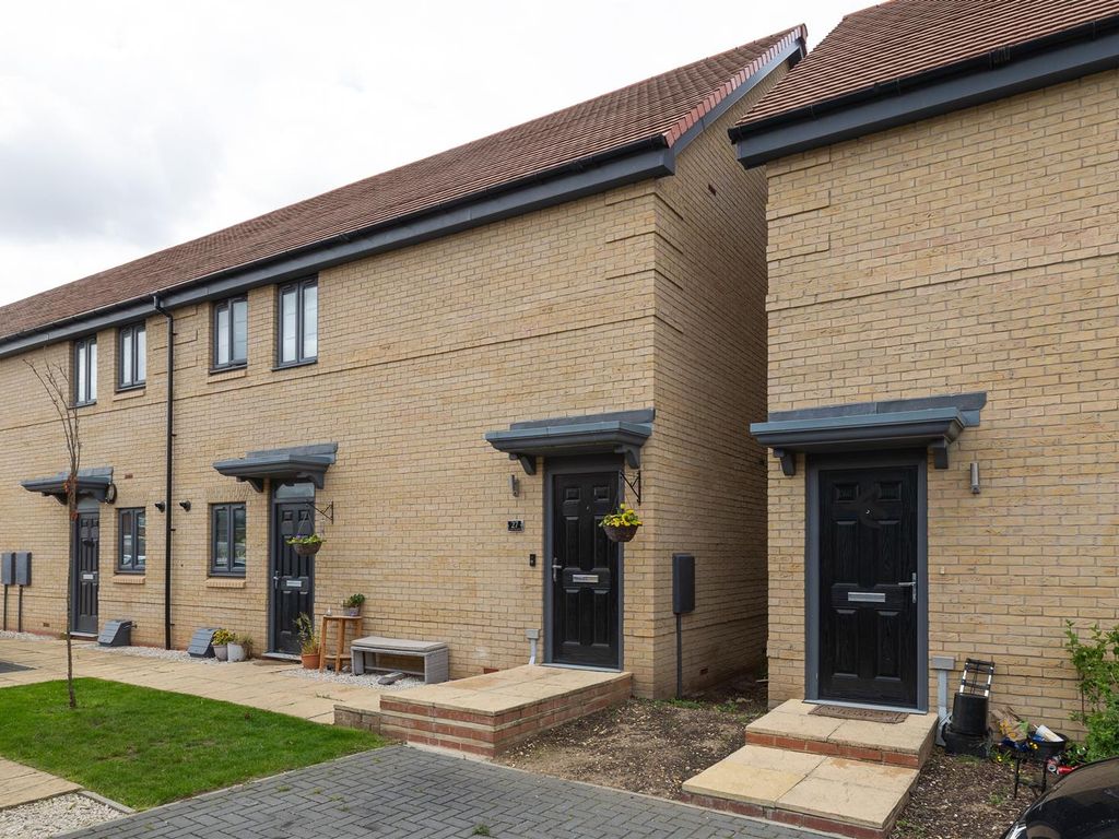 1 bed flat for sale in Chew Meadow, Biggleswade SG18, £97,000