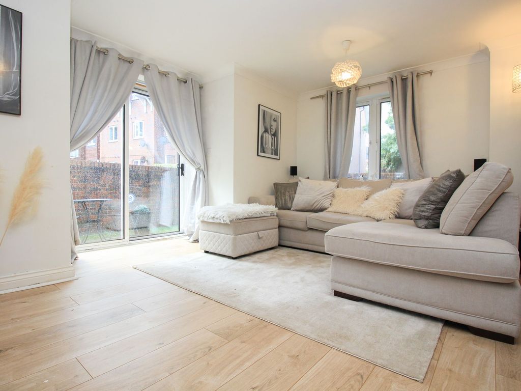 2 bed flat for sale in 56 Richmond Gardens, Portswood SO17, £230,000