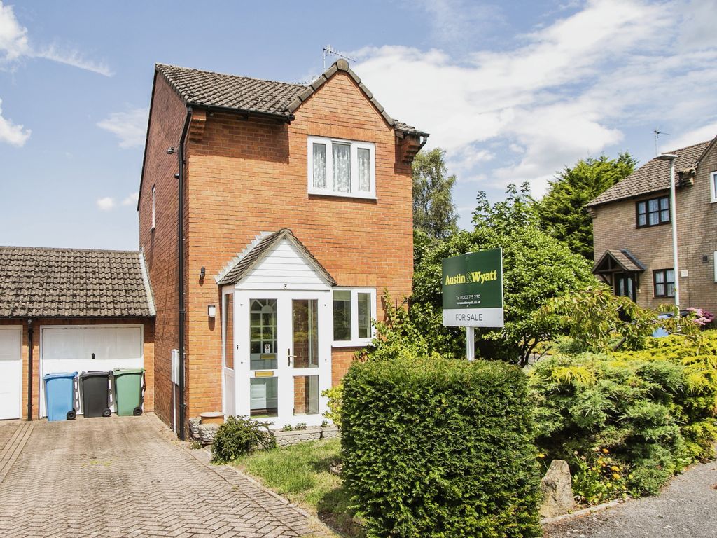 2 bed detached house for sale in Cottage Gardens, Poole BH12, £300,000