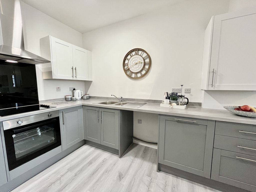 1 bed flat for sale in Garstang High Street, Garstang, Preston, Lancashire PR3, £165,000