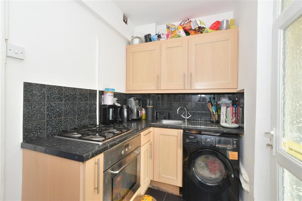2 bed flat for sale in Newcomen Road, Stamshaw, Portsmouth, Hampshire PO2, £130,000