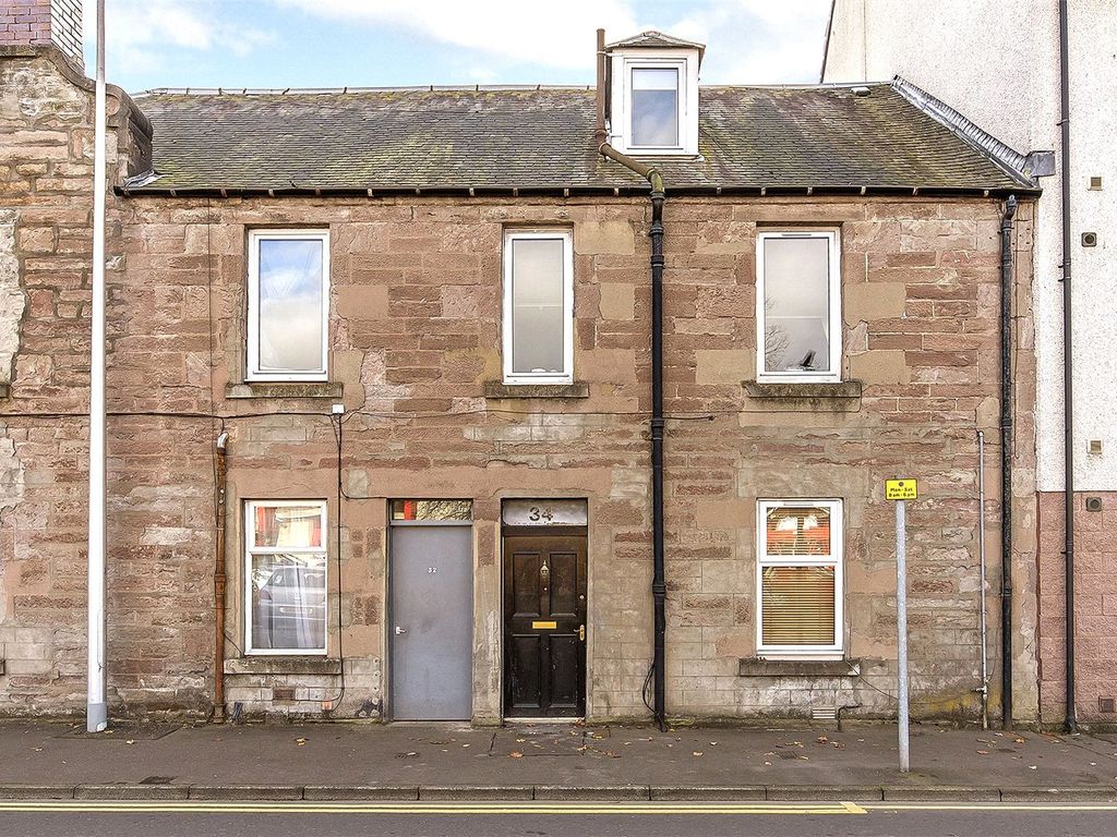 1 bed flat for sale in Victoria Street, Perth PH2, £65,000