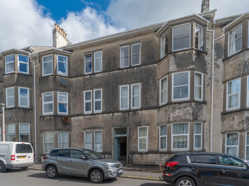 2 bed flat for sale in William Street, Dunoon PA23, £68,000