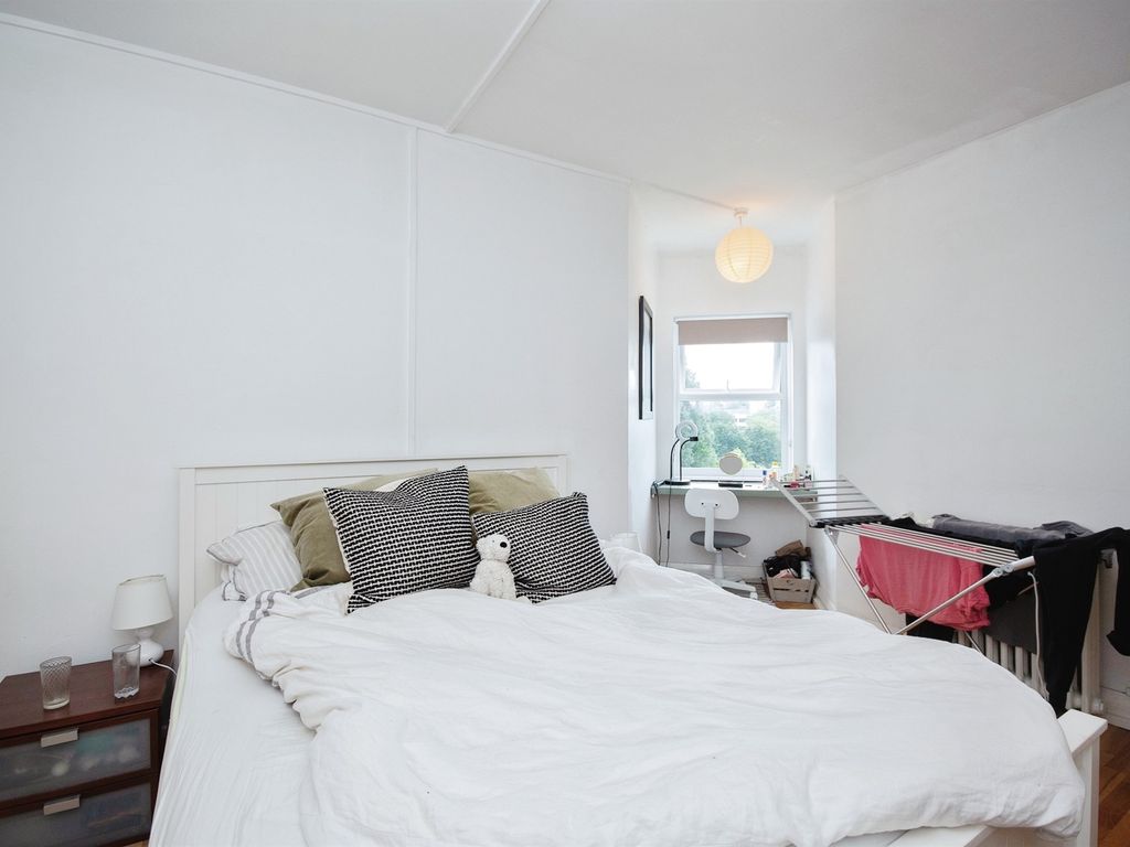 1 bed flat for sale in Bourne Avenue, Bournemouth BH2, £150,000