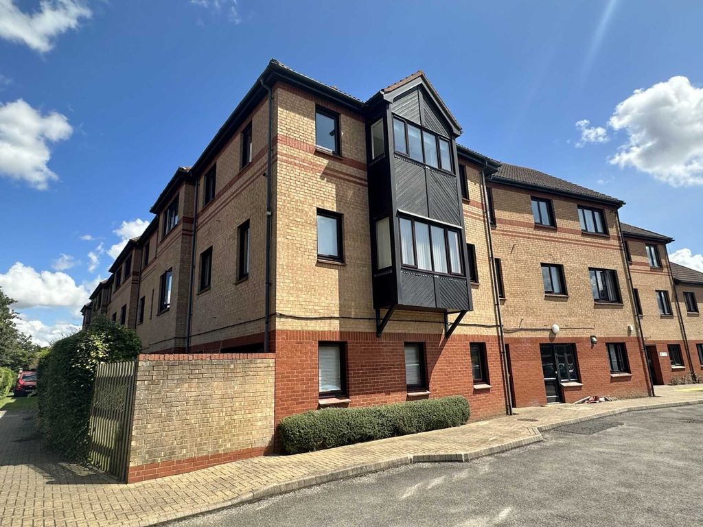 1 bed flat for sale in Fairacres Road, Didcot OX11, £99,950