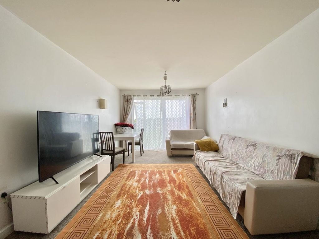 2 bed flat for sale in Canalside Gardens, Southall UB2, £265,000